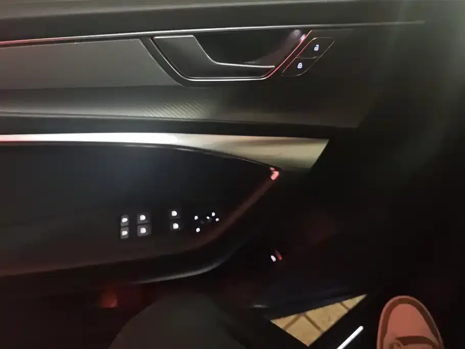 Audi A6L 2023 из CN, фото 4