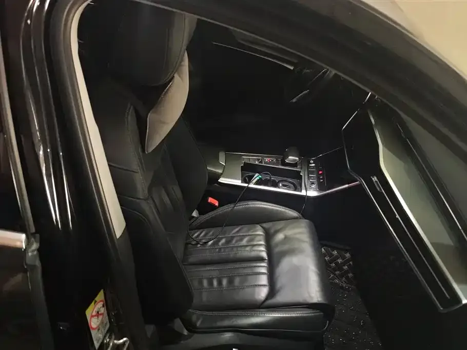 Audi A6L 2023 из CN, фото 10
