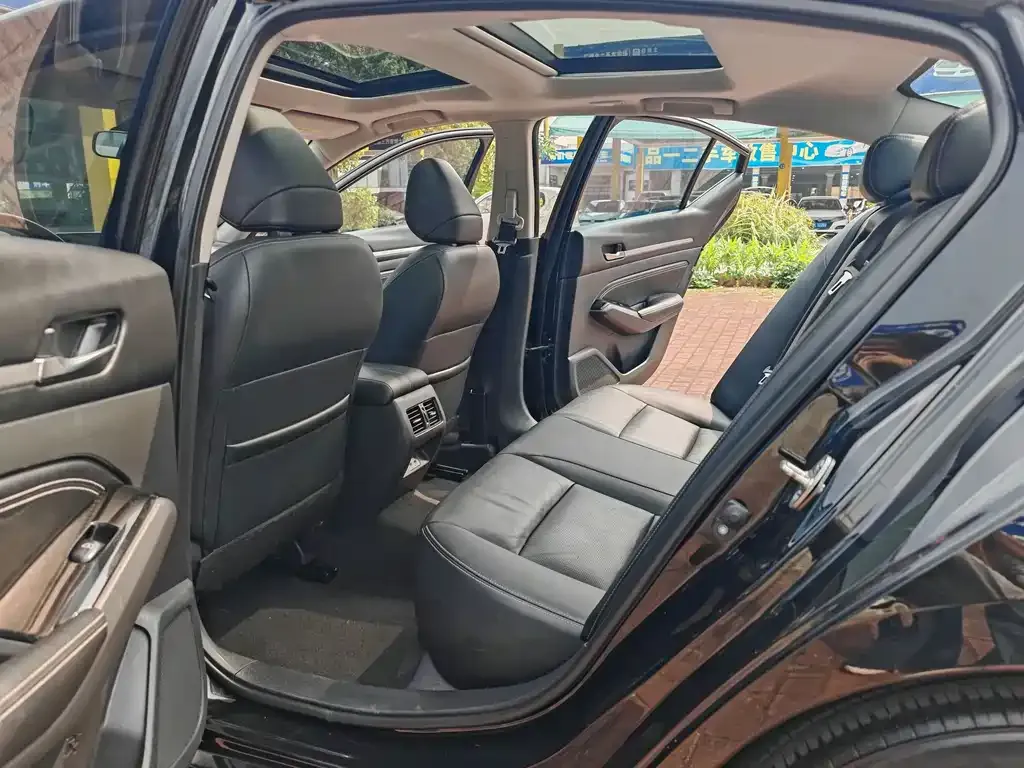 Nissan Teana 2023 из CN, фото 4