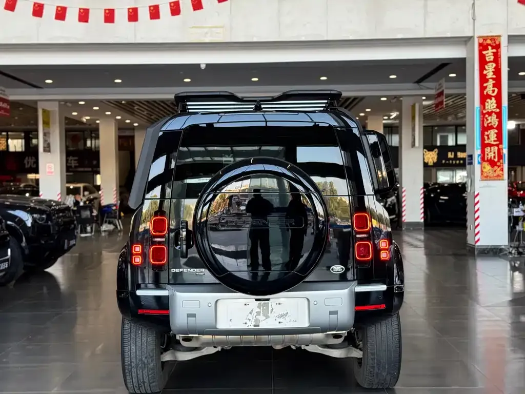 Land Rover Defender — фото 6