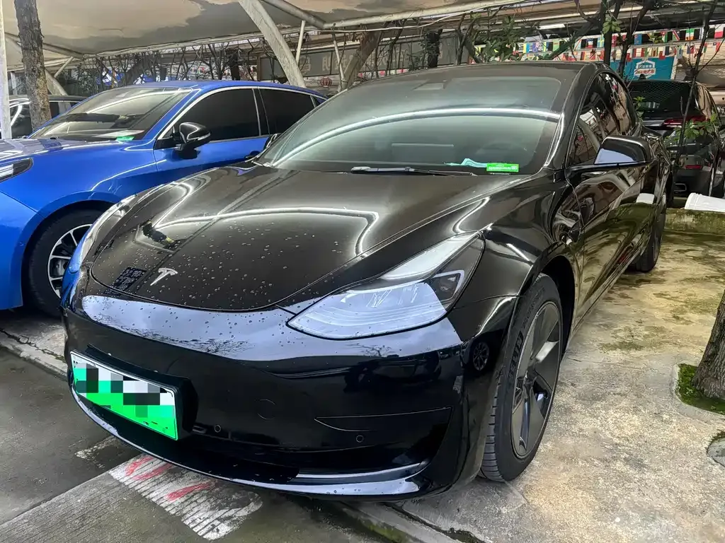 Tesla Model 3 — фото 1