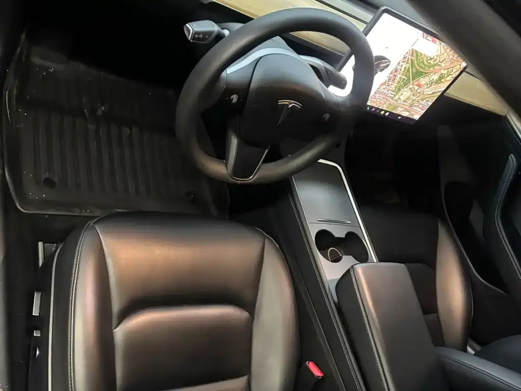 Tesla Model 3 — фото 2