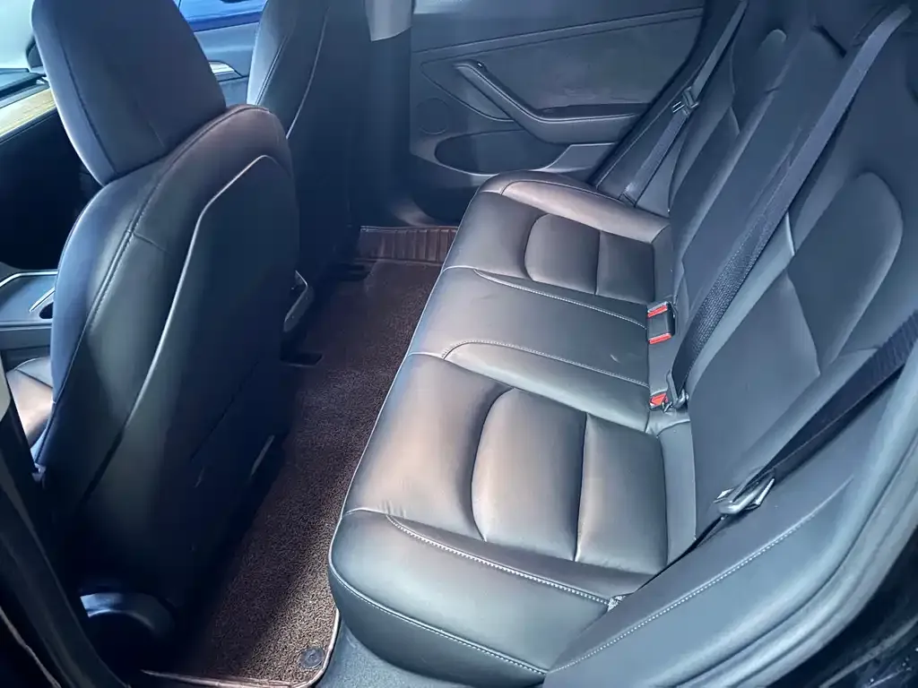 Tesla Model 3 — фото 3