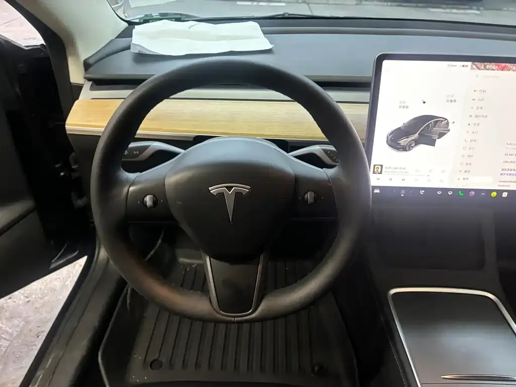 Tesla Model 3 — фото 4