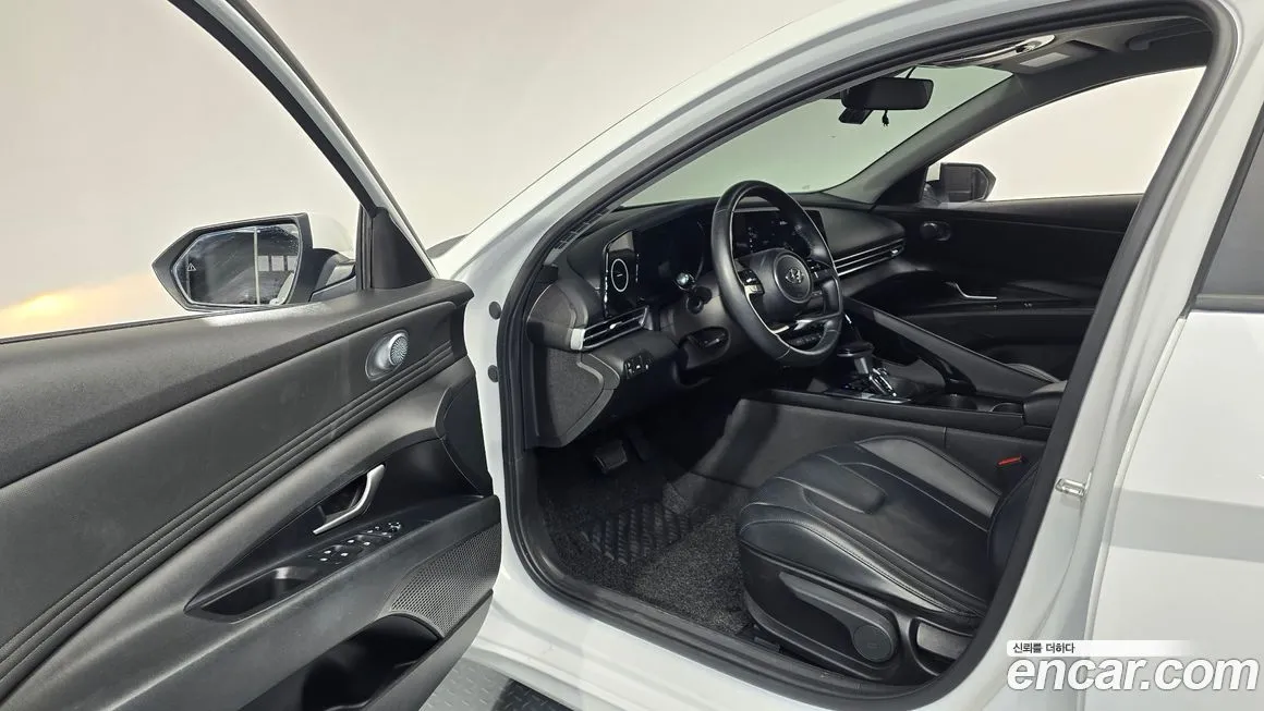 Hyundai AVANTE 2021 из KR, фото 2
