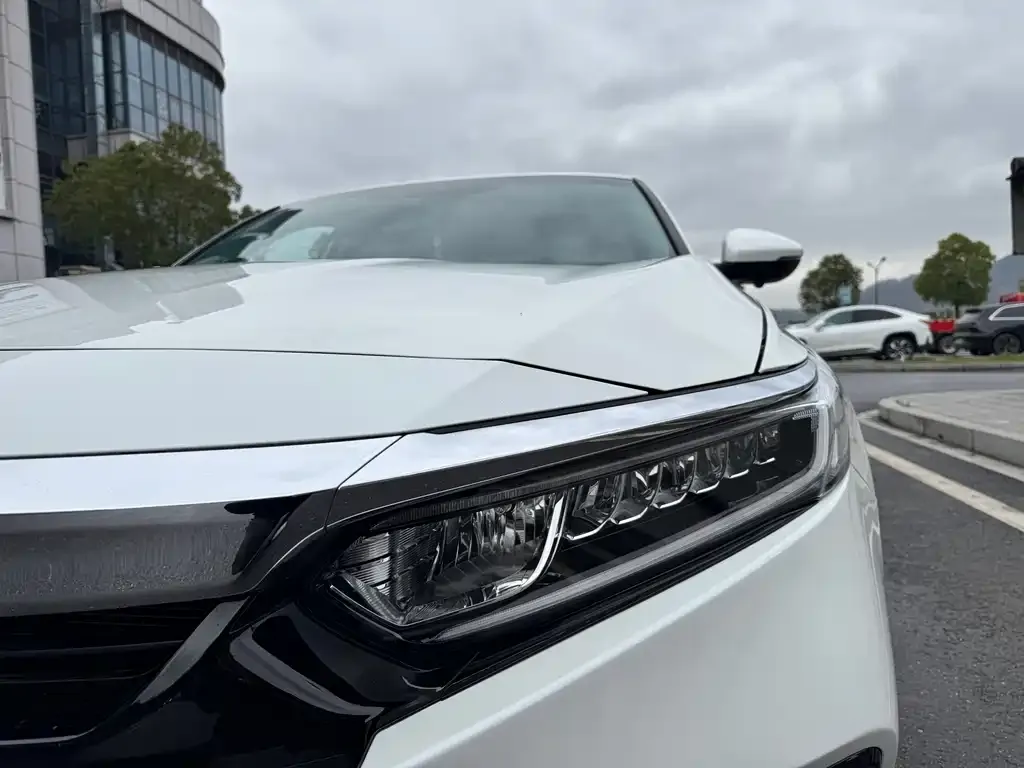 Honda Accord — фото 6