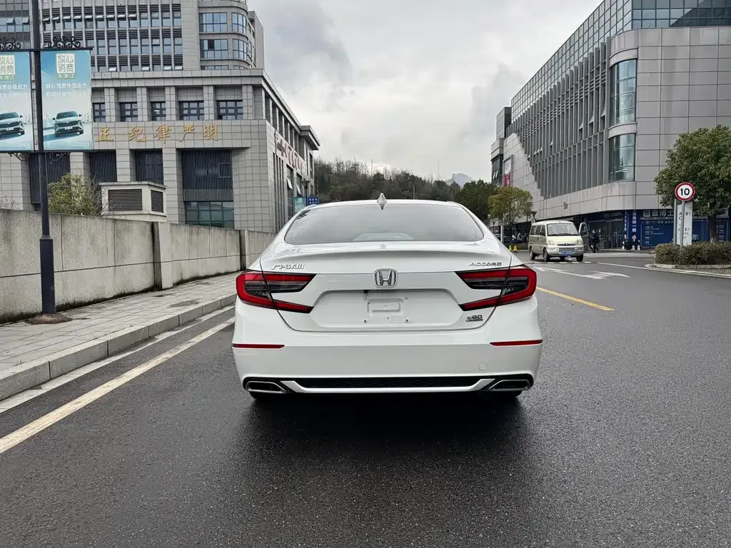 Honda Accord — фото 5