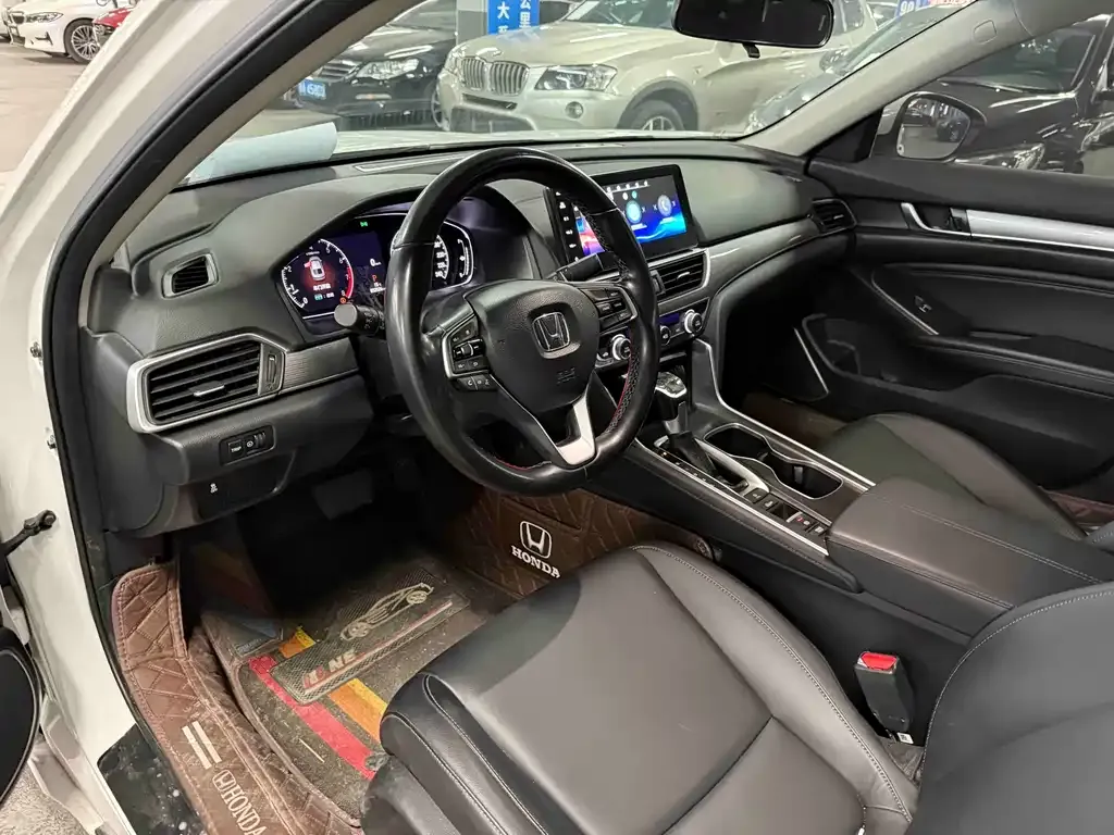 Honda Accord — фото 10
