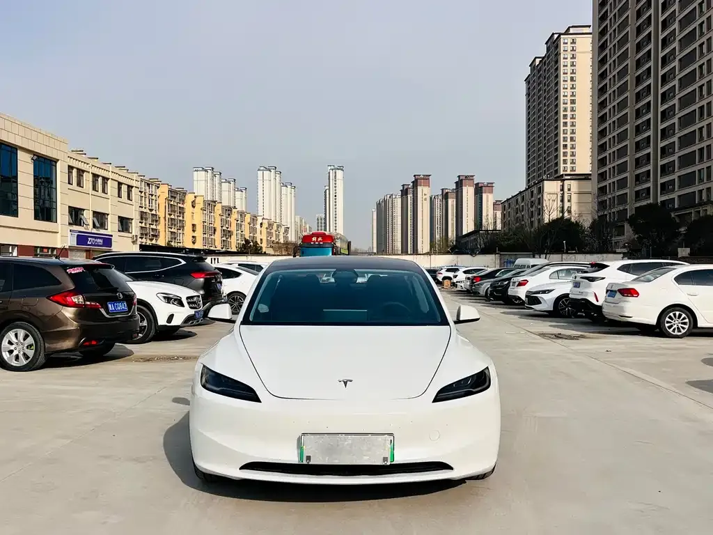 Tesla Model 3 — фото 7