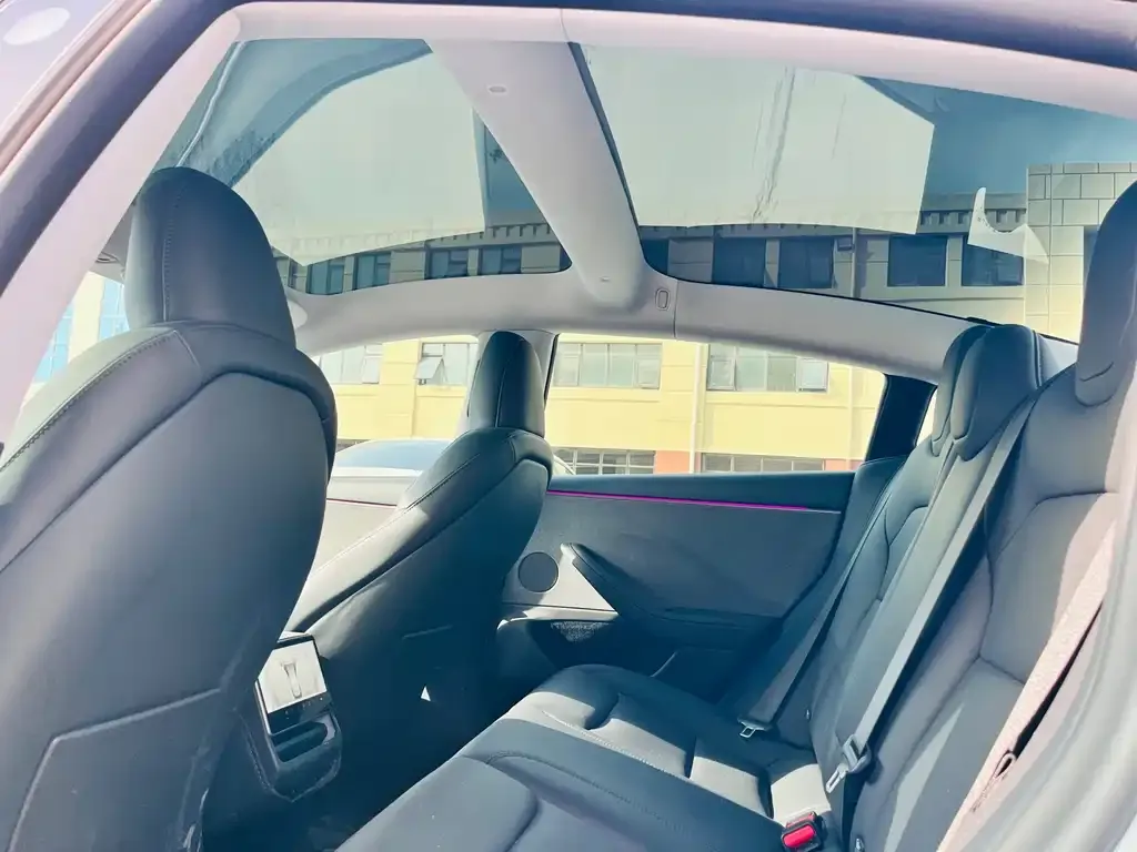 Tesla Model 3 — фото 3