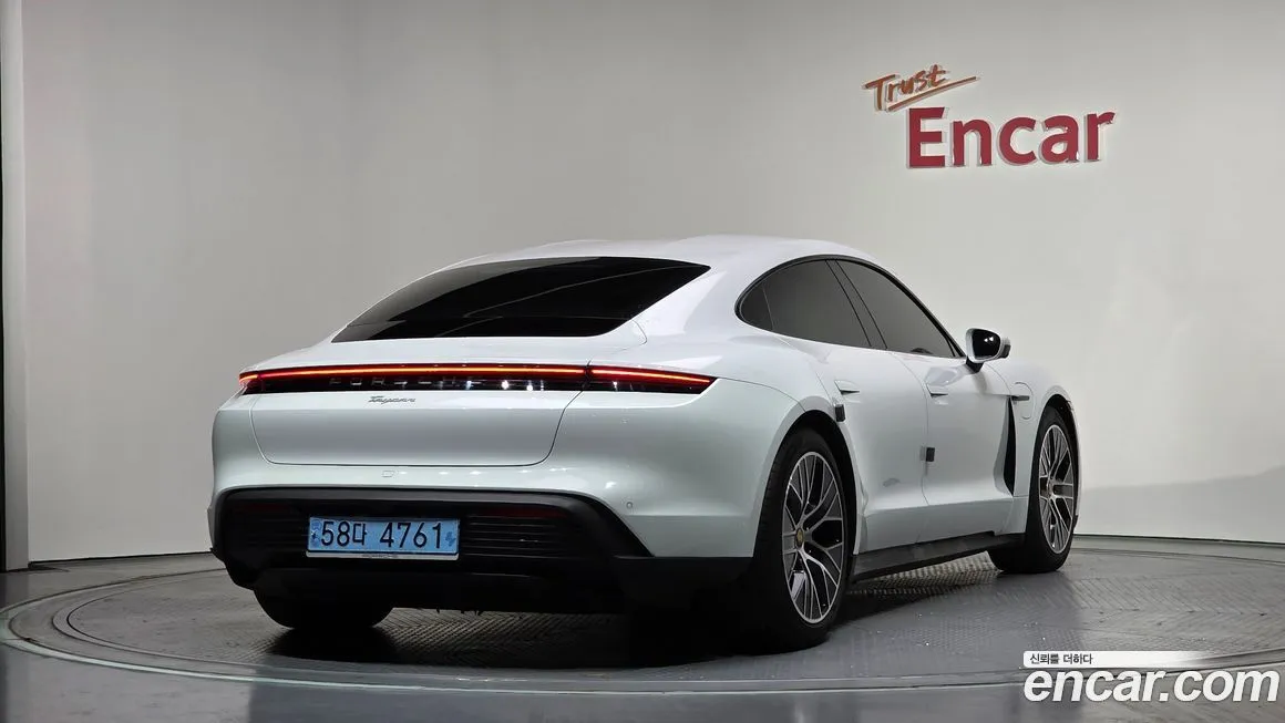 Porsche Taycan 2022 из KR, фото 4