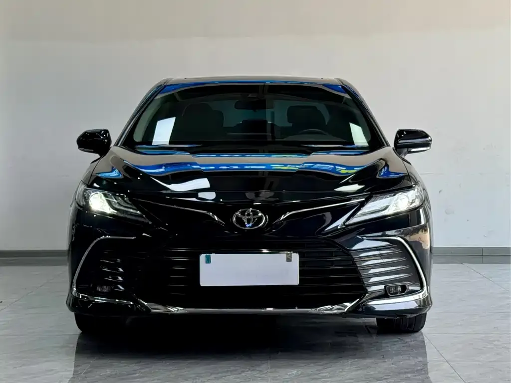 Toyota Camry — фото 7