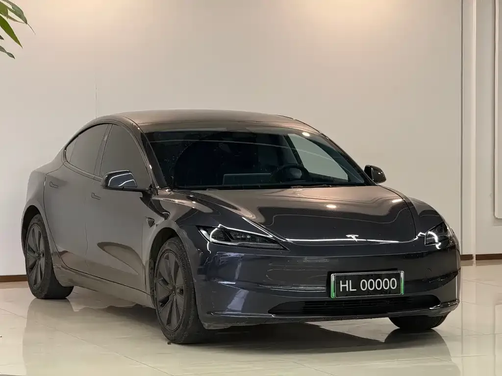 Tesla Model 3 — фото 2