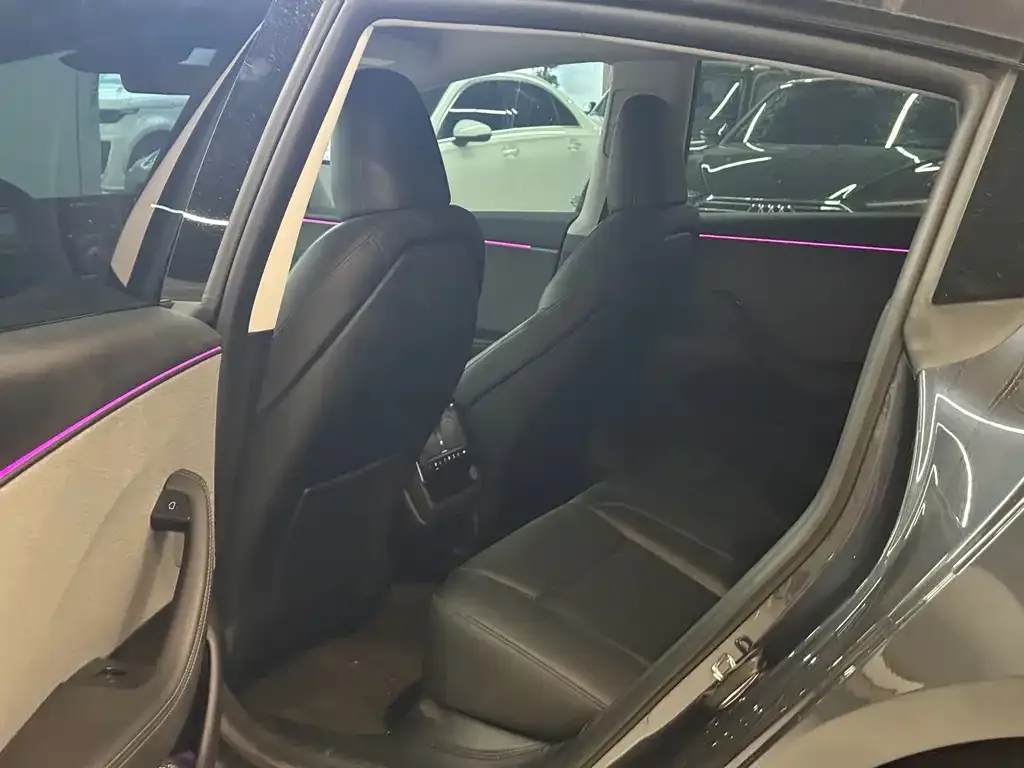Tesla Model 3 — фото 8
