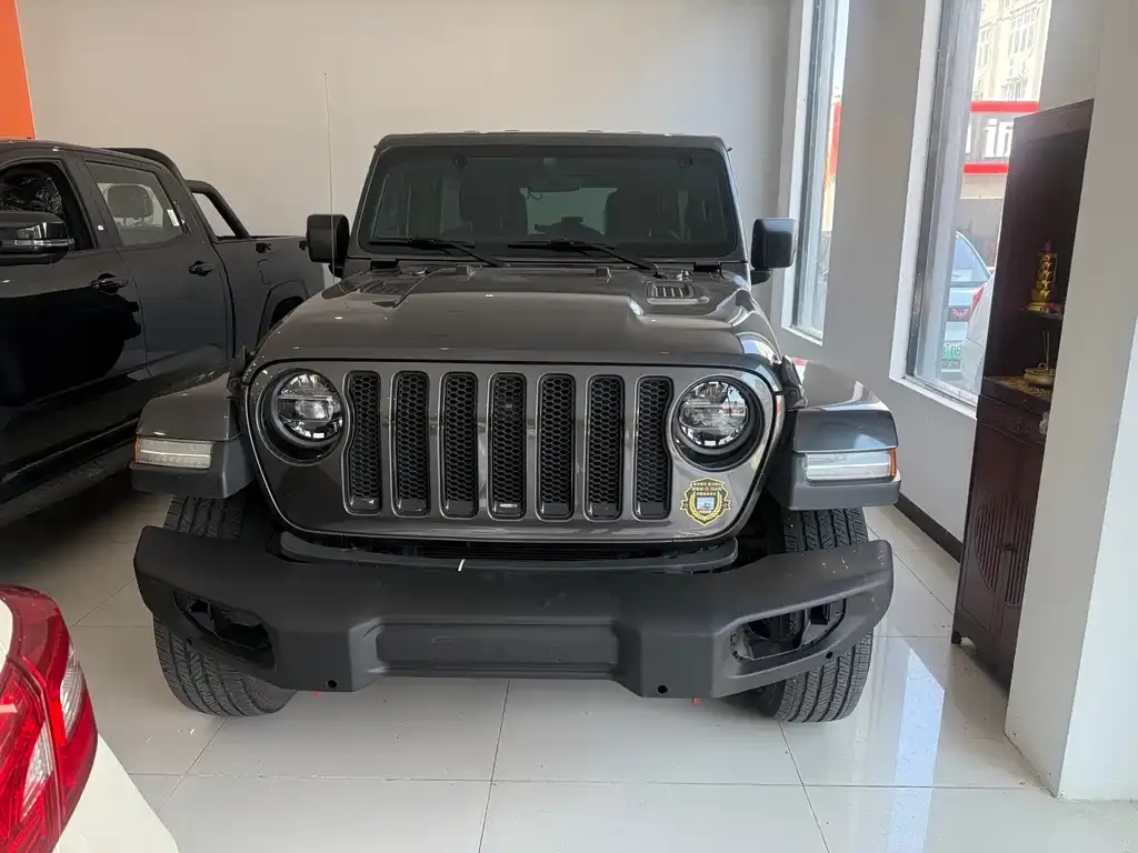 Jeep Wrangler 2022 из CN, фото 7