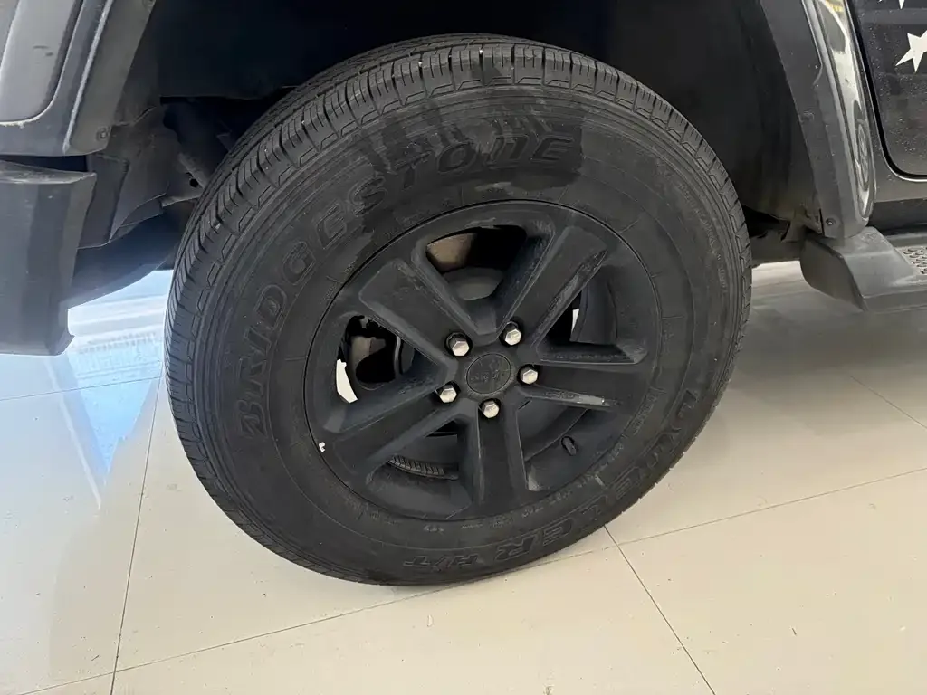 Jeep Wrangler 2022 из CN, фото 5