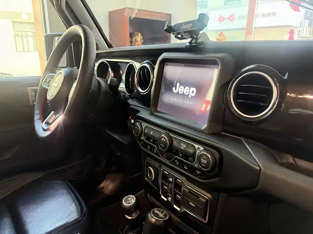 Jeep Wrangler 2022 из CN, фото 3