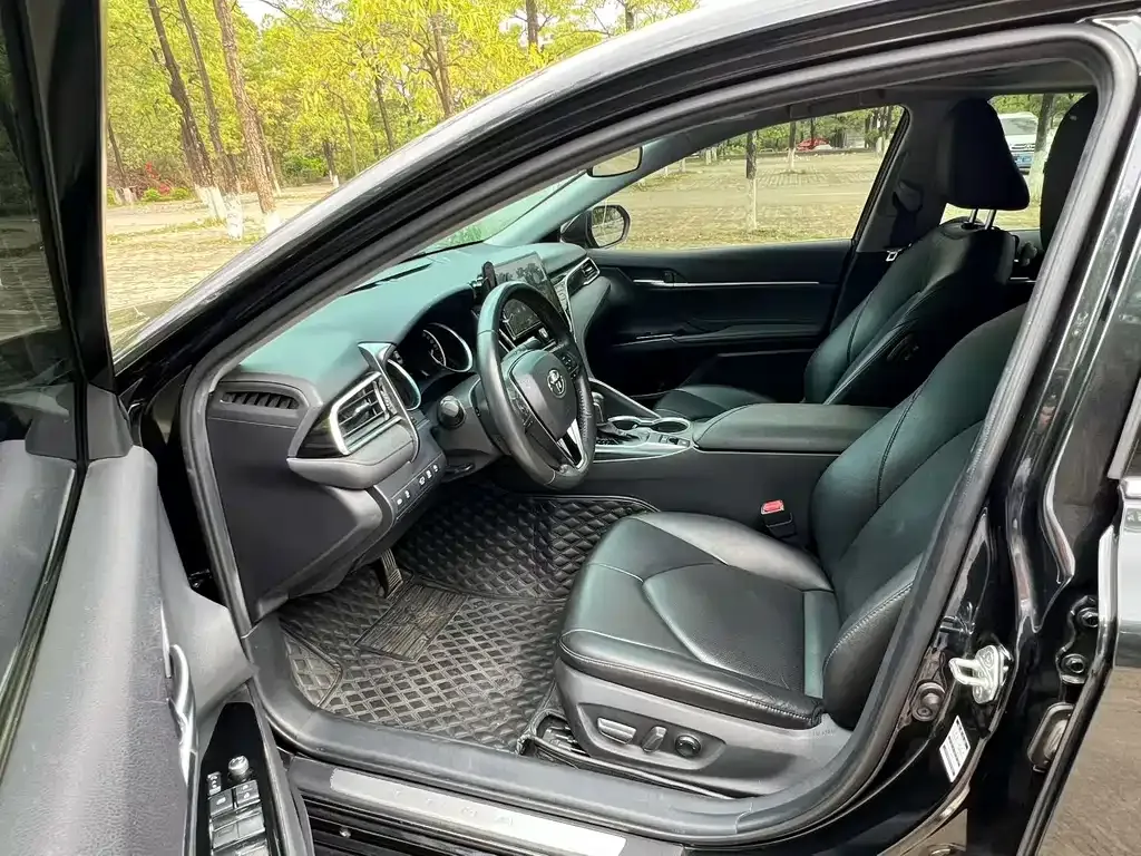 Toyota Camry 2023 из CN, фото 8