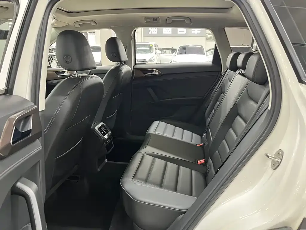 Volkswagen Tharu 2022 из CN, фото 5