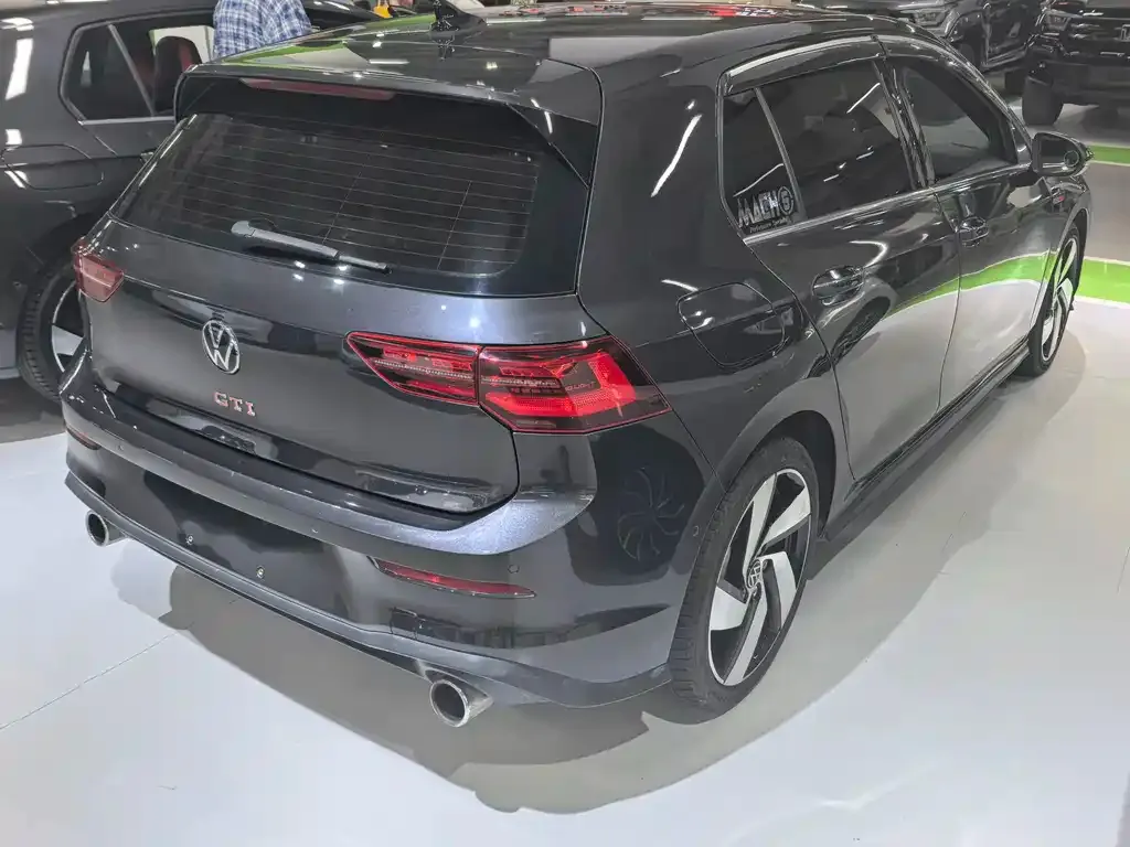 Volkswagen Golf GTI — фото 9