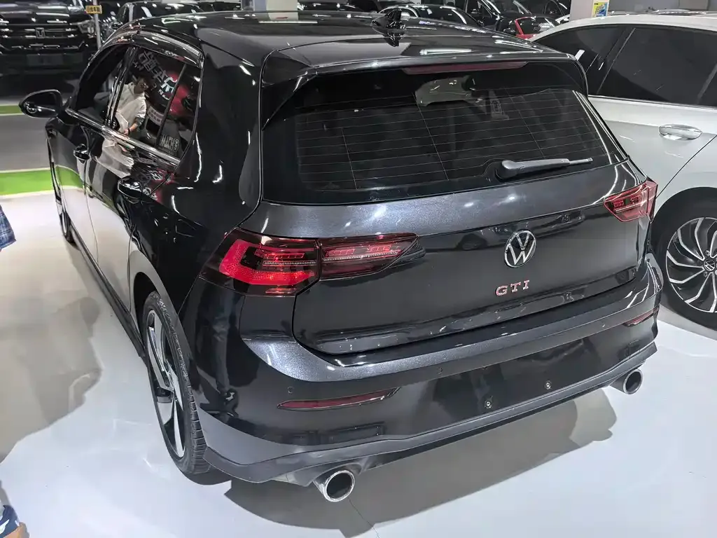Volkswagen Golf GTI — фото 8