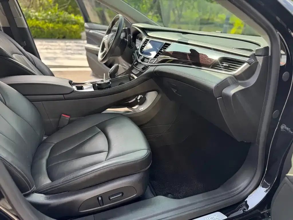 Buick LaCrosse 2022 из CN, фото 2