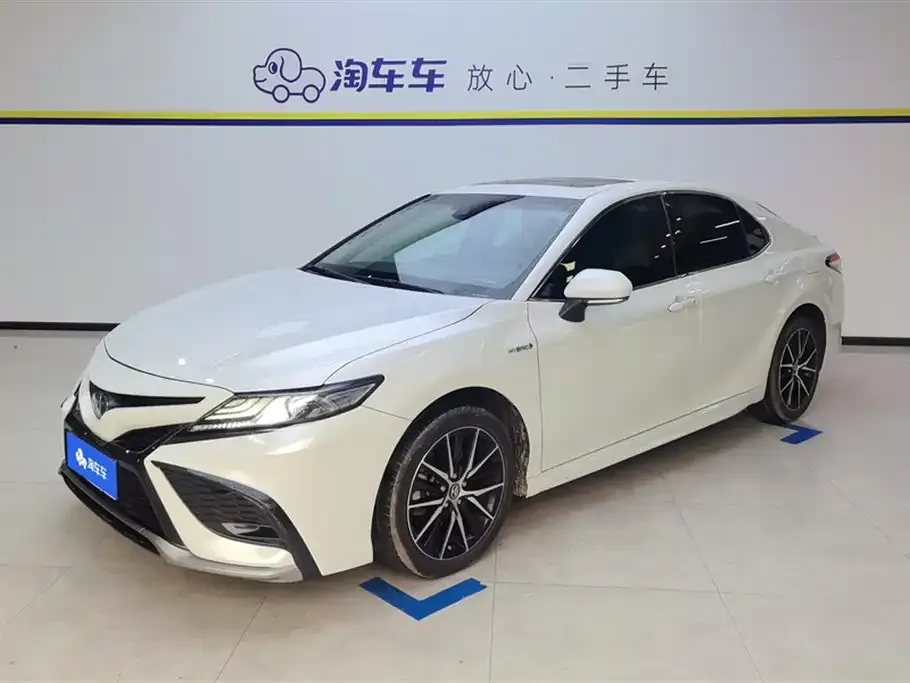 Toyota Camry 2023 из CN, фото 1
