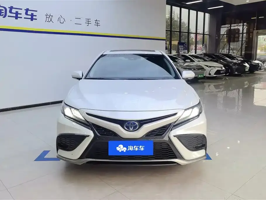 Toyota Camry 2023 из CN, фото 2