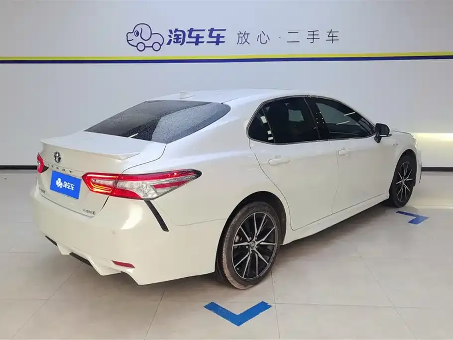 Toyota Camry 2023 из CN, фото 9
