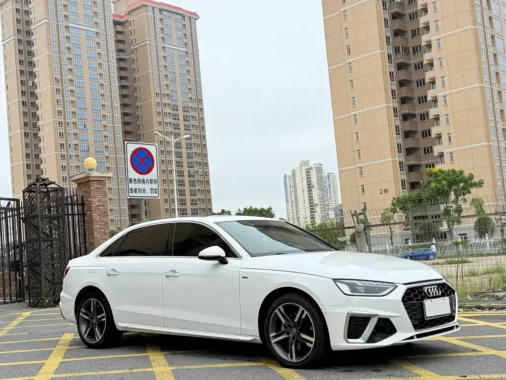 Audi A4L 2022 из CN, фото 10