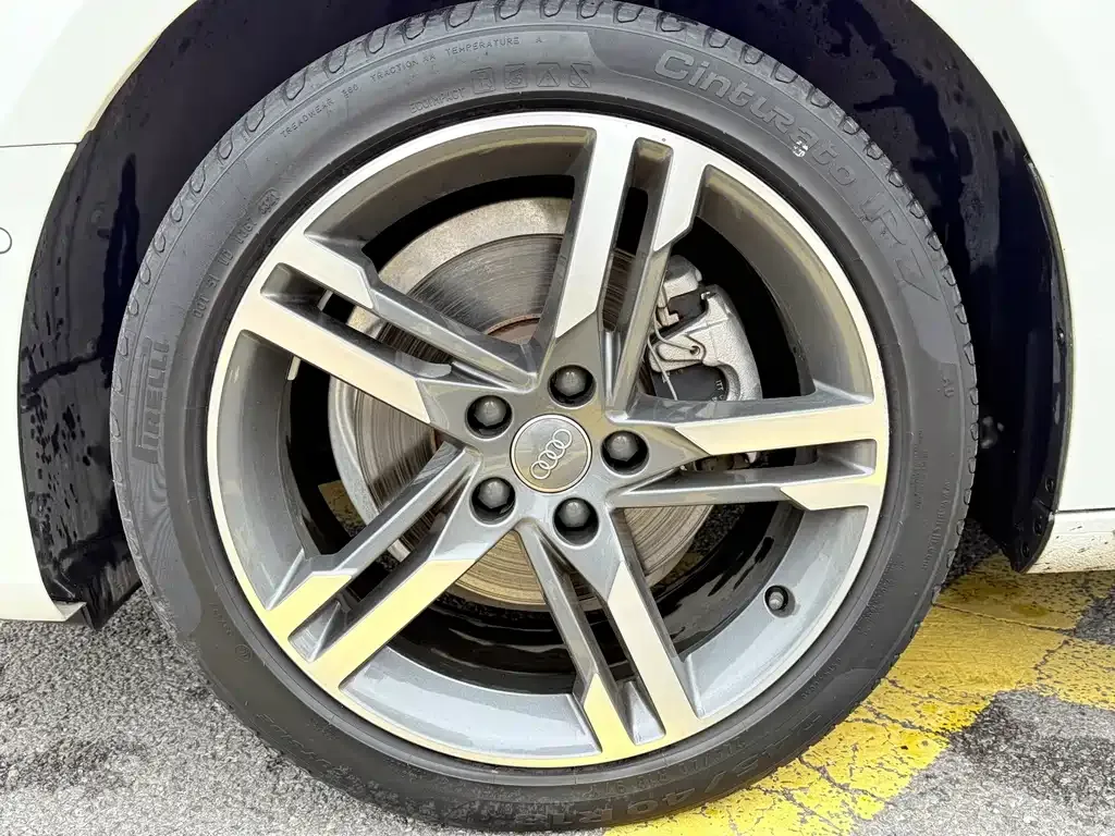 Audi A4L 2022 из CN, фото 6