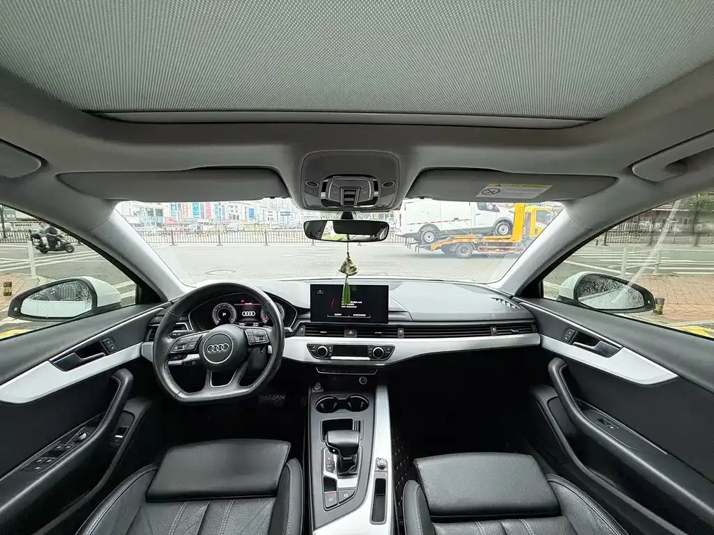 Audi A4L 2022 из CN, фото 8