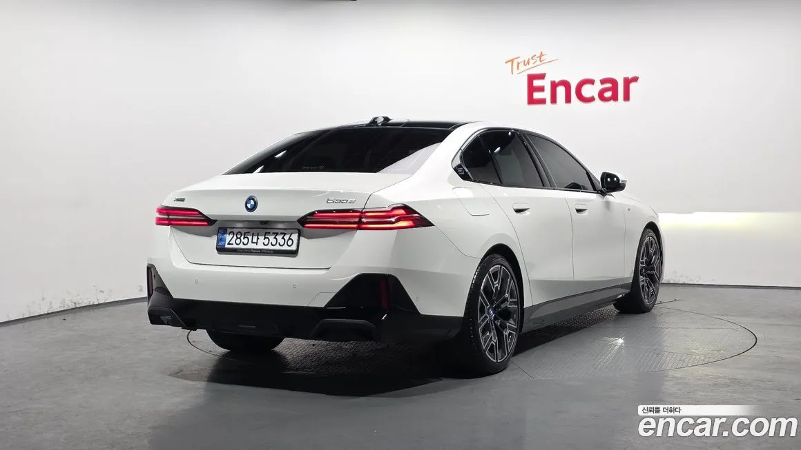 BMW 5-Series 2025 из KR, фото 3