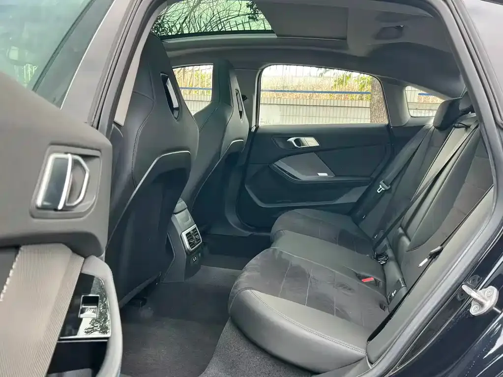 BMW 2 Series 2025 из CN, фото 4