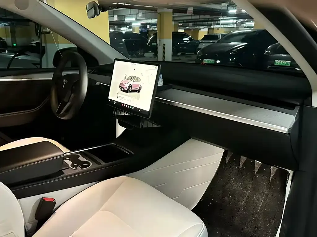 Tesla Model Y 2024 из CN, фото 3