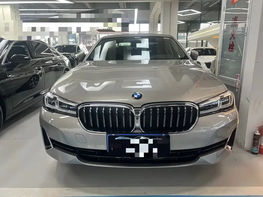 BMW 5 Series — фото 10
