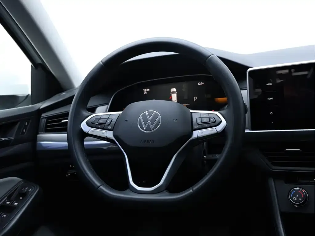 Volkswagen Bora 2023 из CN, фото 5
