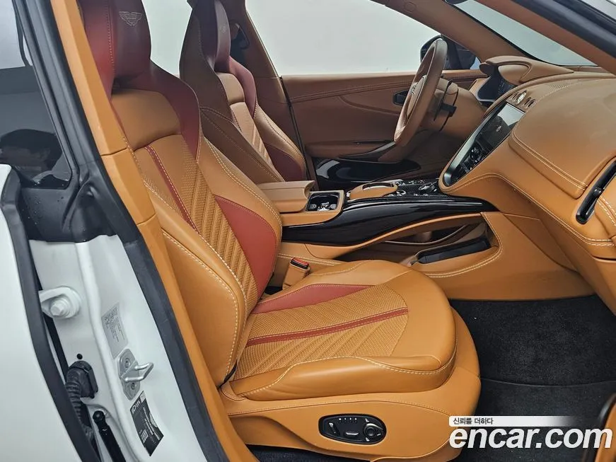Aston Martin DBX 2023 из KR, фото 6