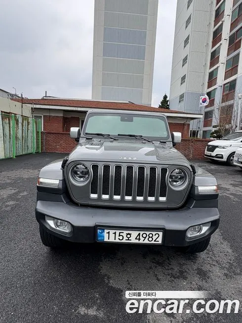 Jeep Wrangler — фото 1