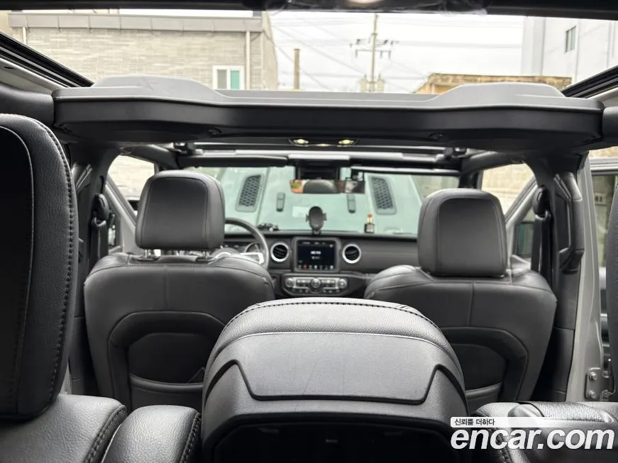 Jeep Wrangler — фото 6