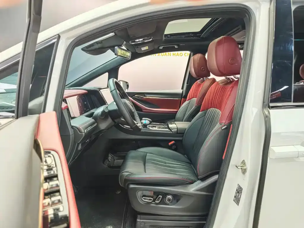 GAC Motor Trumpchi M8 — фото 9