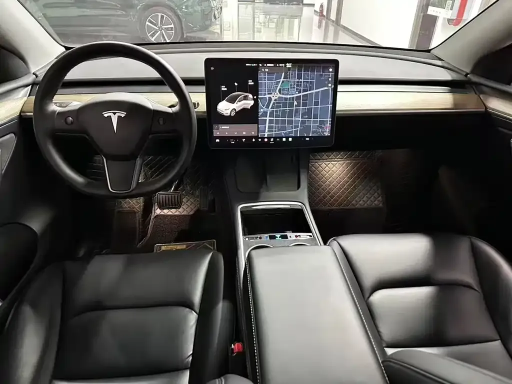 Tesla Model Y — фото 4