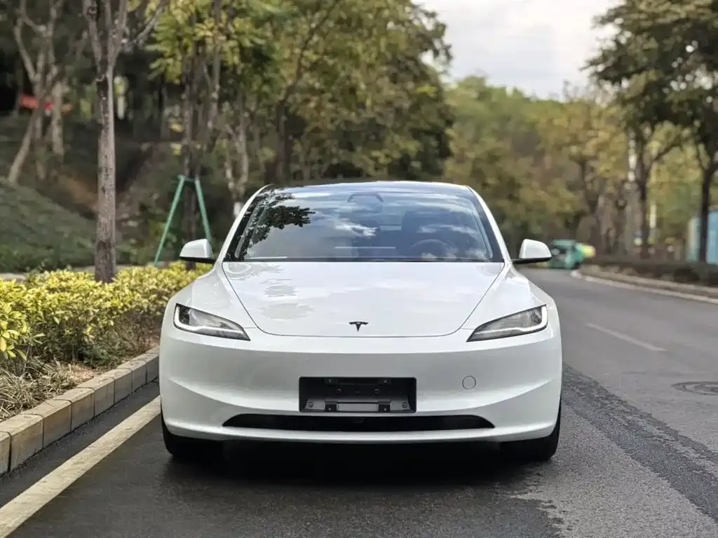 Tesla Model 3 — фото 3