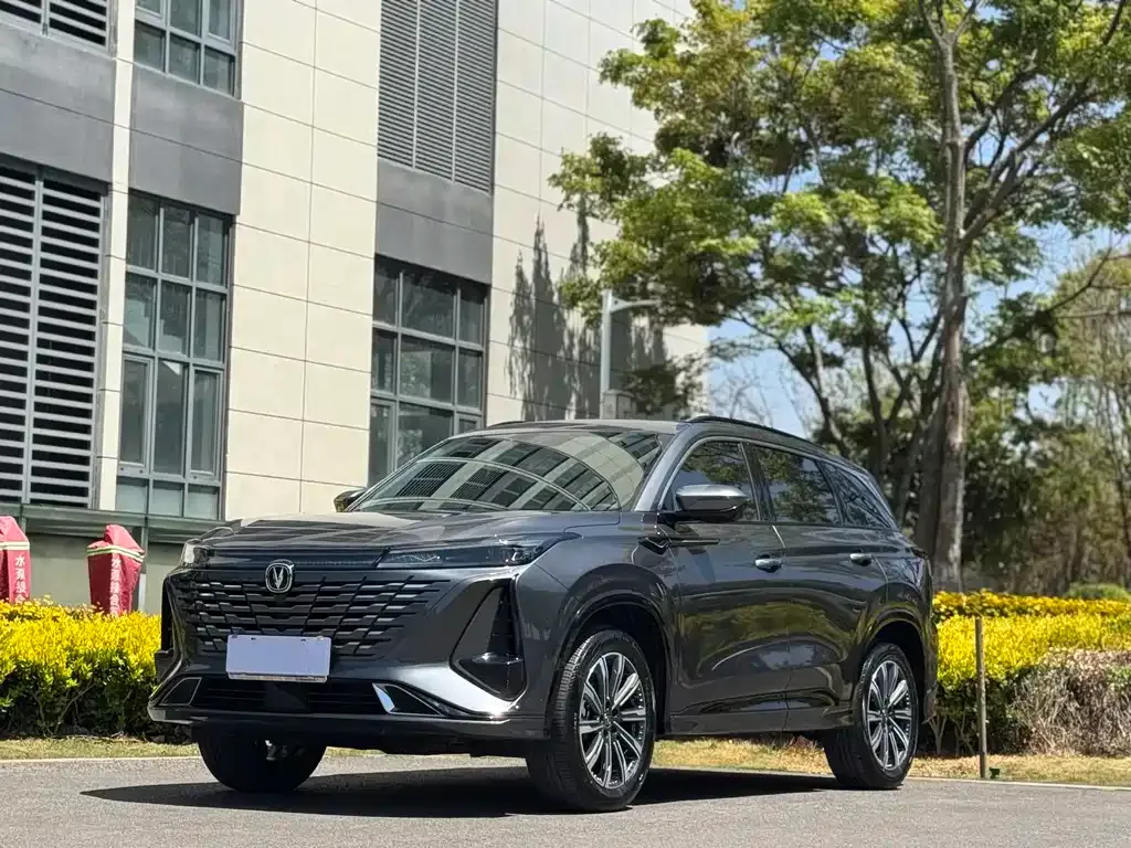 Changan CS75PLUS — фото 1