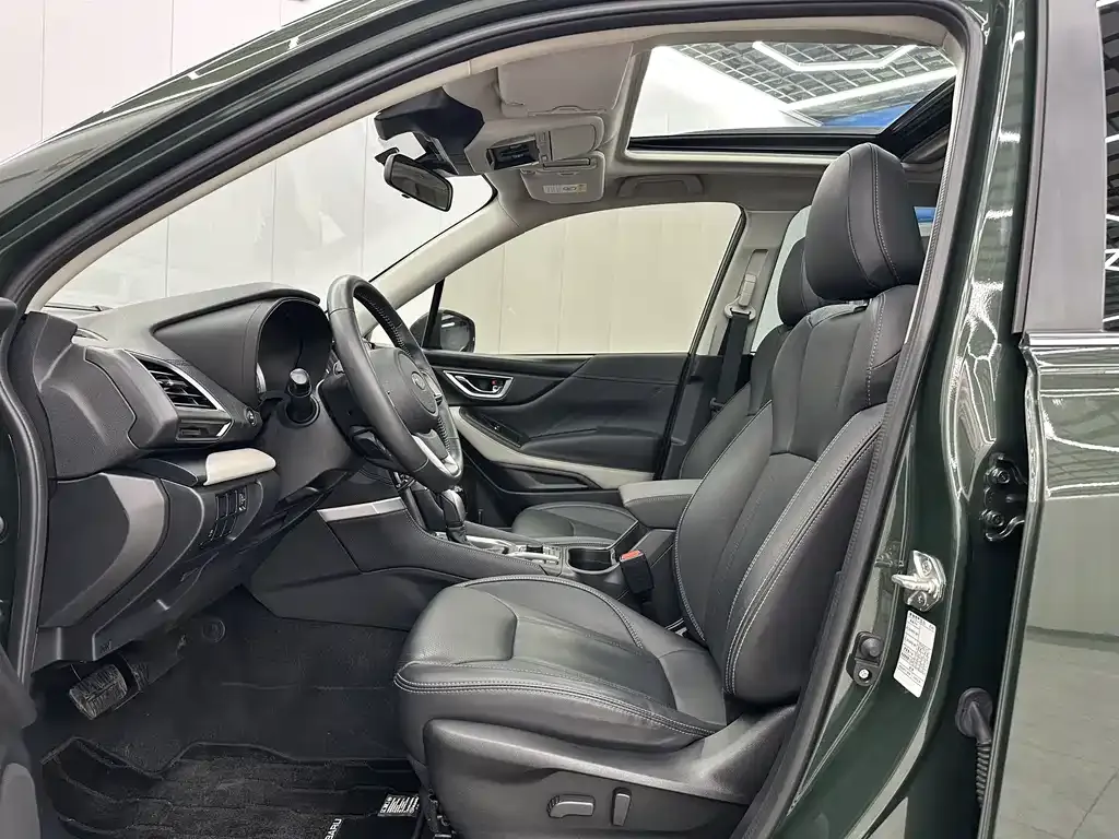 Subaru Forester — фото 10