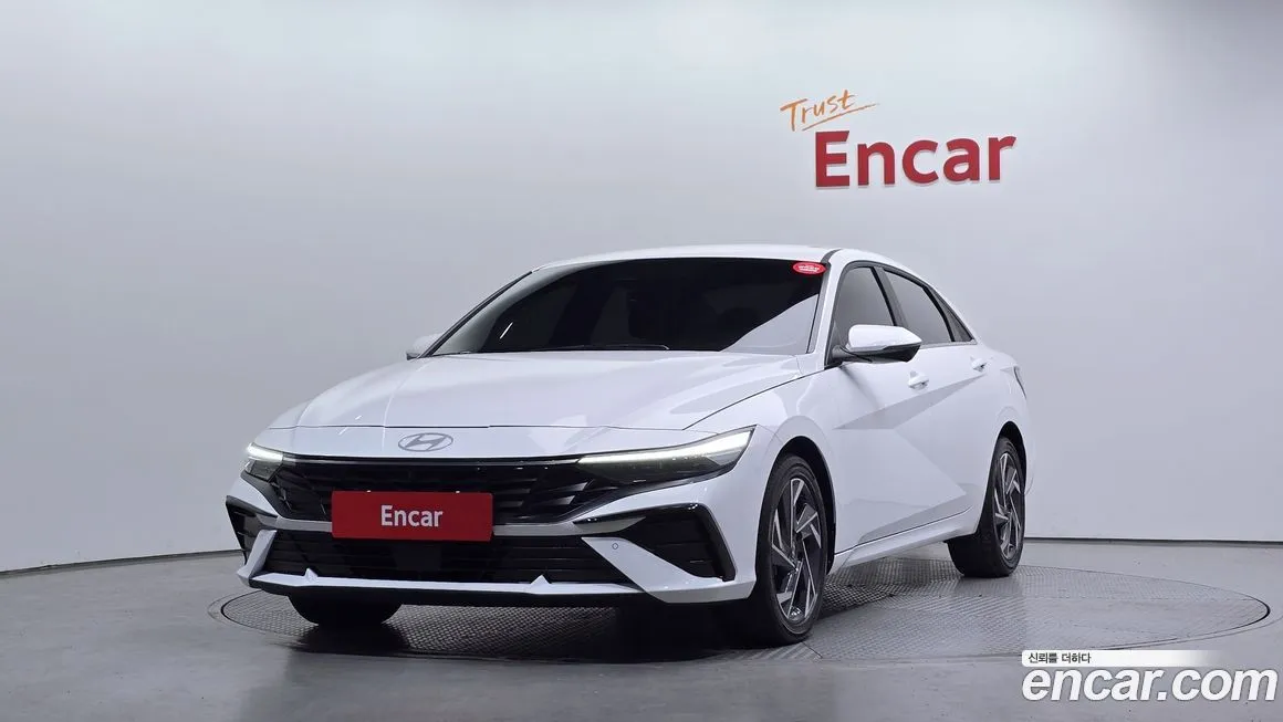 Hyundai AVANTE — фото 1