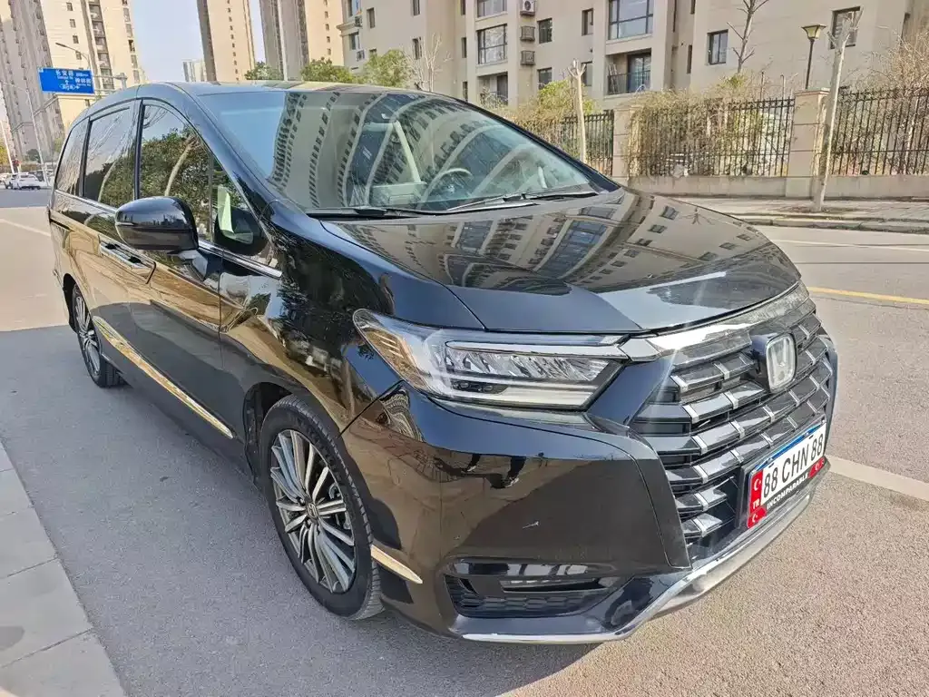 Honda Elysion 2023 из CN, фото 4