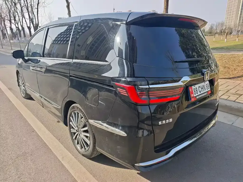 Honda Elysion 2023 из CN, фото 7