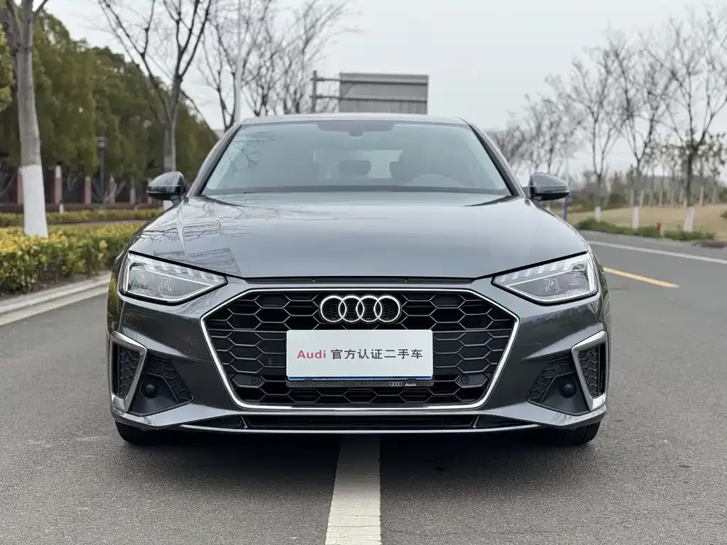 Audi A4L 2021 из CN, фото 1