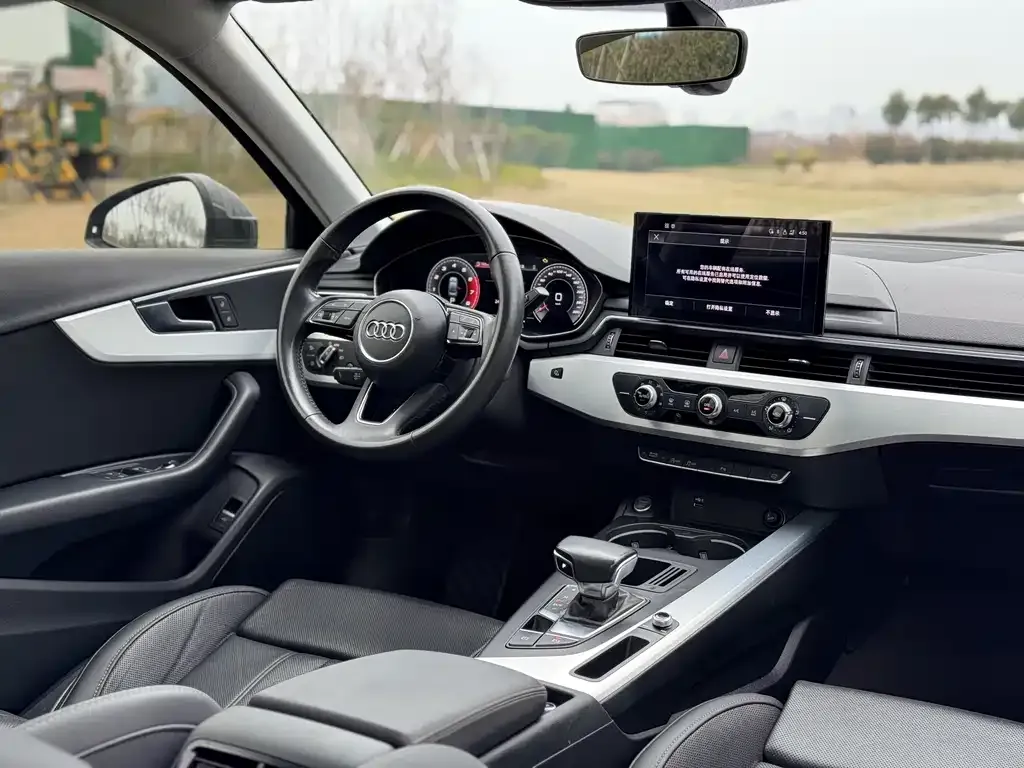 Audi A4L 2021 из CN, фото 5